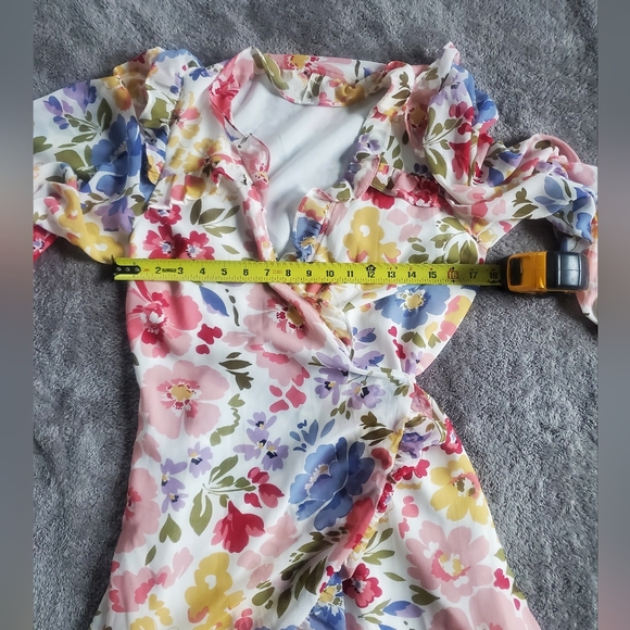 En Saison Floral Long Sleeve Ruffle Wrap Mini Dress - Pastel Garden Party  Small - Picture 9 of 11